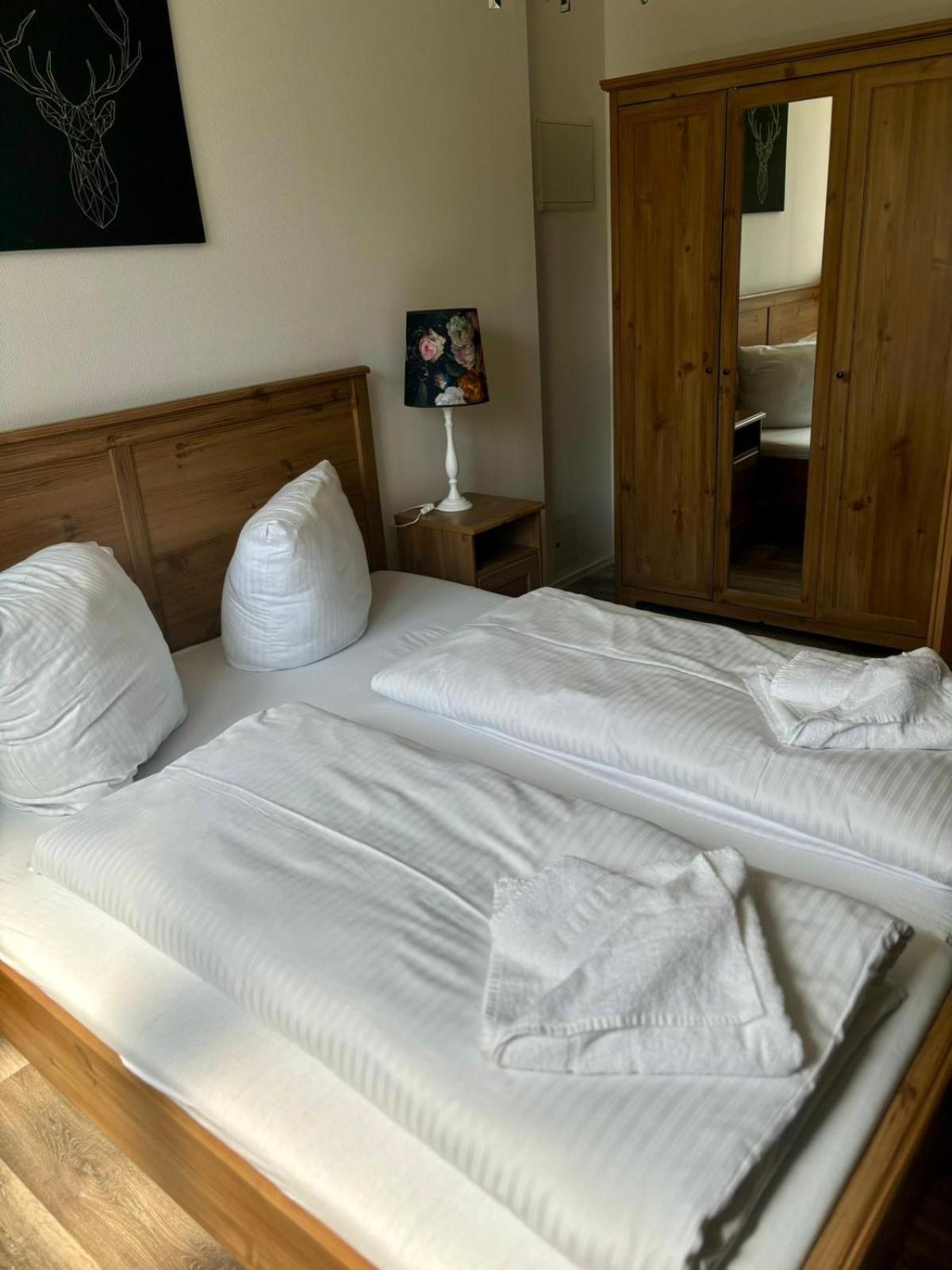 Themenhotel Rehlein Thale Esterno foto